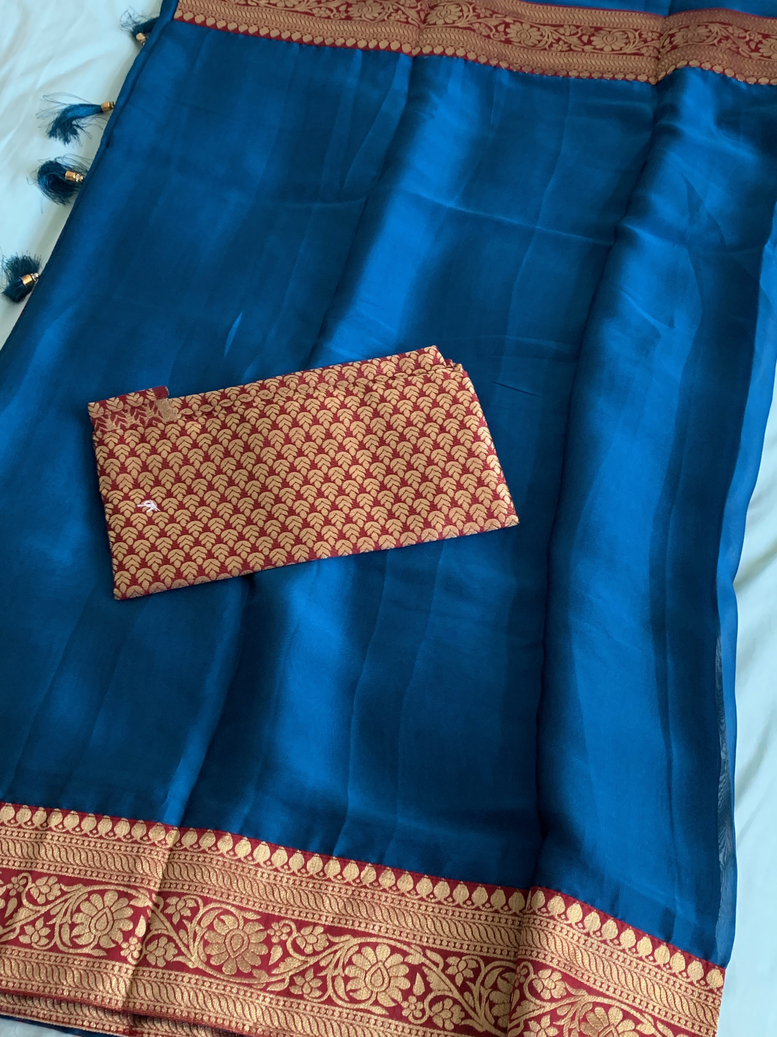 Pure Georgette with Jacquard Border 