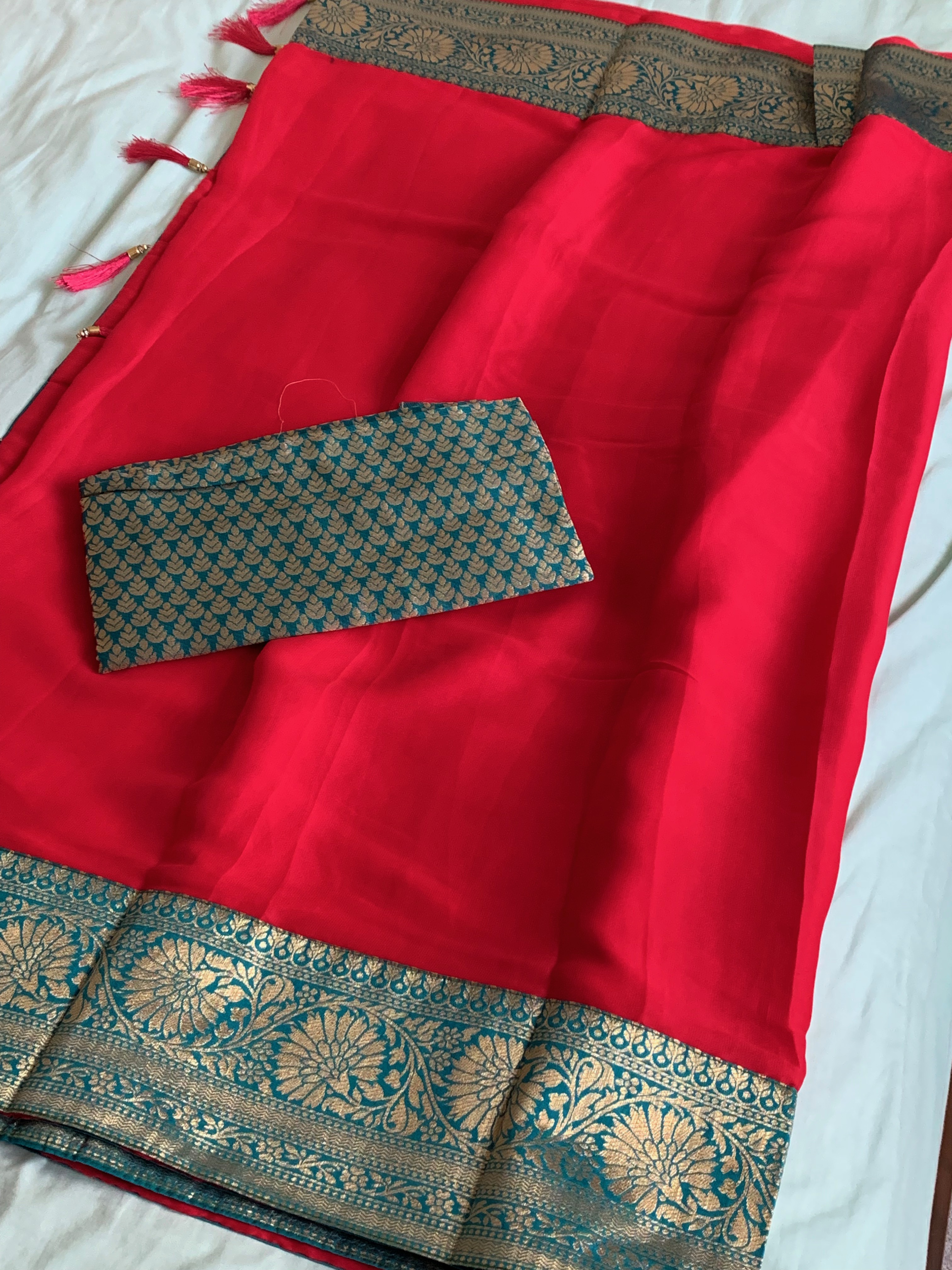 Pure Georgette with Jacquard Border 